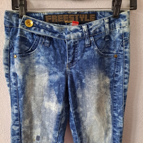 Freestyle Revolution Bleached Skinny Jeans - Picture 2 of 7